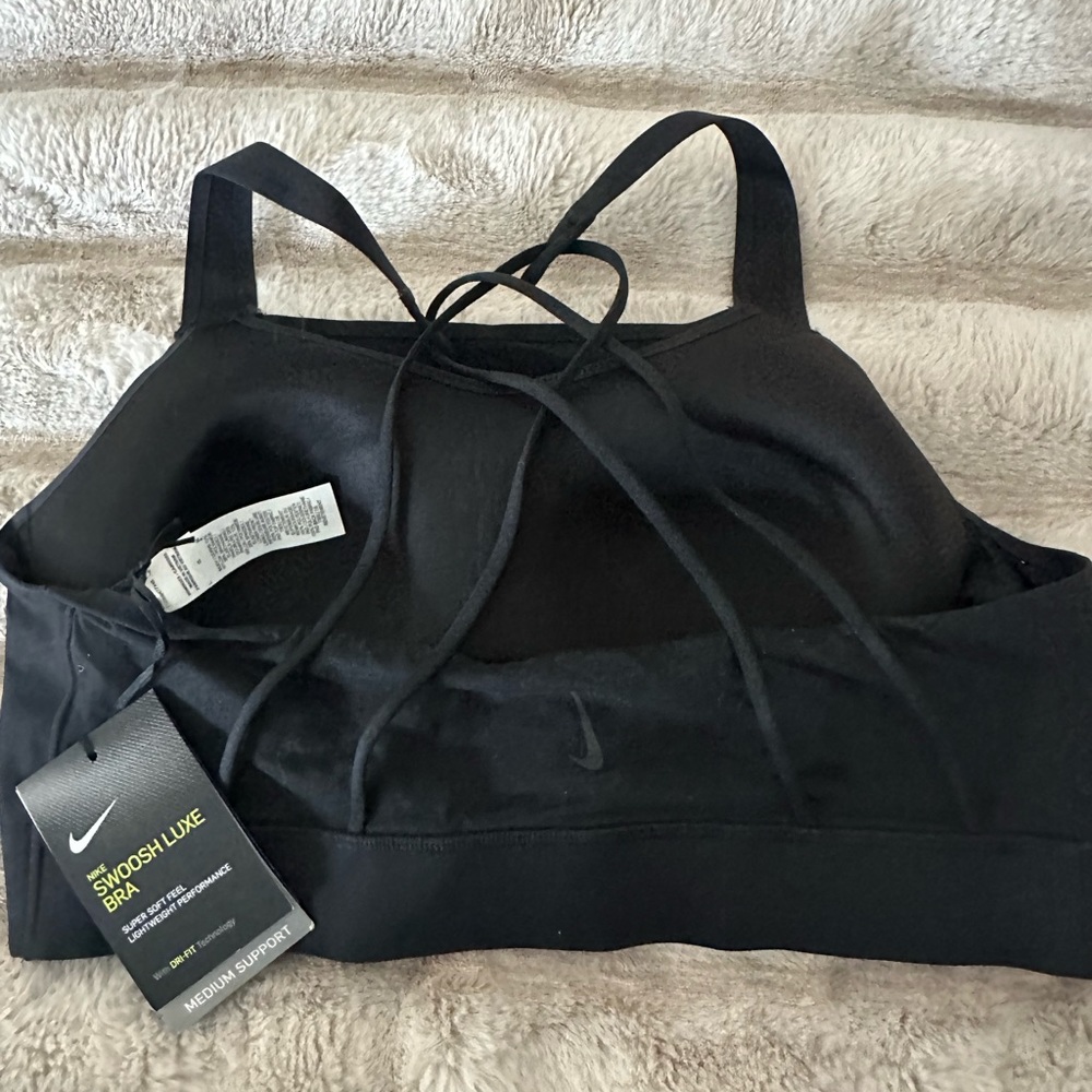 NWT Nike swoosh Luxe bra size L
